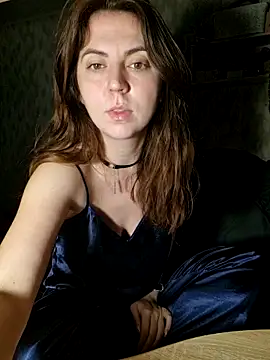 Snapshot of Melenka chatting on 12-18-25, 03:45 Melenka online show from 12-18-25, 03:45