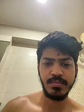 Snapshot of cute_modell chatting on 01-15-25, 04:04 cute modell online show from 01-15-25, 04:04