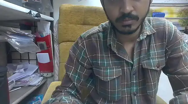 Snapshot of cute_modell chatting on 02-13-25, 12:00 cute modell online show from 02-13-25, 12:00