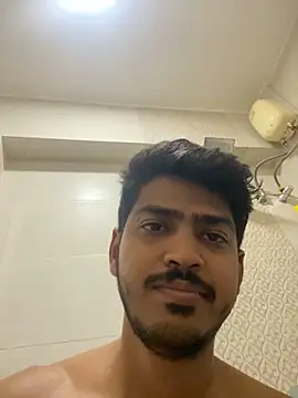 Snapshot of cute_modell chatting on 03-10-25, 05:39 cute modell online show from 03-10-25, 05:39