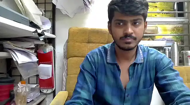 Snapshot of cute_modell chatting on 03-15-25, 12:45 cute modell online show from 03-15-25, 12:45