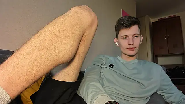 Snapshot of Kevin_Hornyyy chatting on 06-19-26, 12:42 Kevin Hornyyy online show from 06-19-26, 12:42