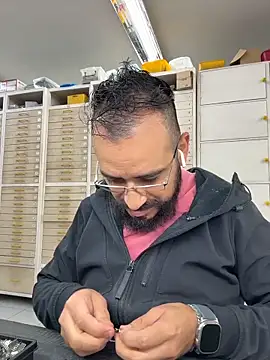 leonardohot1987 online show from 11-18-25, 07:07