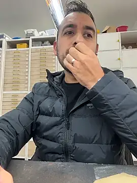 leonardohot1987 online show from 11-24-25, 08:52