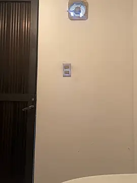 leonardohot1987 online show from 12-15-25, 08:57