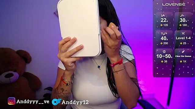 Snapshot of Anddyy__ chatting on 04-19-26, 04:50 Anddyy online show from 04-19-26, 04:50