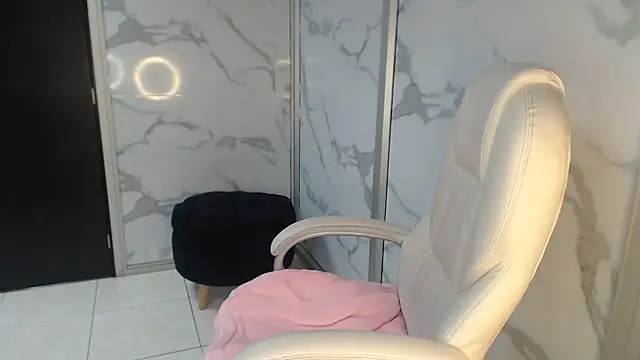 Salmaportman69 online show from 02-12-25, 01:52