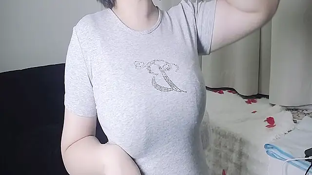 Hey-Cute online show from 01-17-25, 05:41