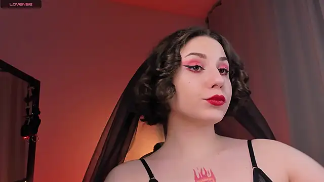 Eva Moss  online show from 02-18-25, 08:47