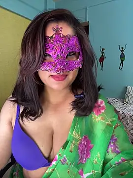 Snapshot of Ayeshaa__25 chatting on 02-16-25, 12:32 Ayeshaa  25 online show from 02-16-25, 12:32