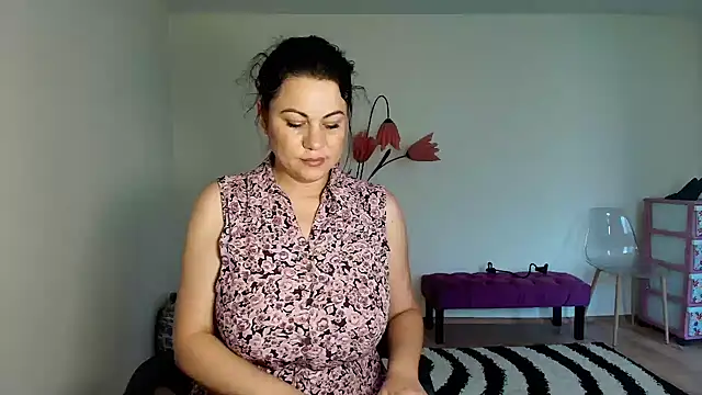 Snapshot of VixenVibesX chatting on 06-18-26, 11:58 VixenVibesX online show from 06-18-26, 11:58