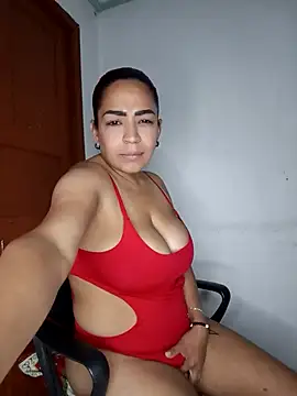 CarolinePolsen online show from 11-29-25, 07:17