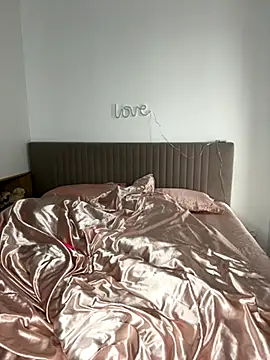 Snapshot of anna_elfi chatting on 10-18-25, 10:16 anna elfi online show from 10-18-25, 10:16