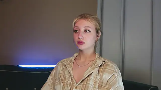 Snapshot of milasmiu chatting on 01-19-25, 10:17 milasmiu online show from 01-19-25, 10:17