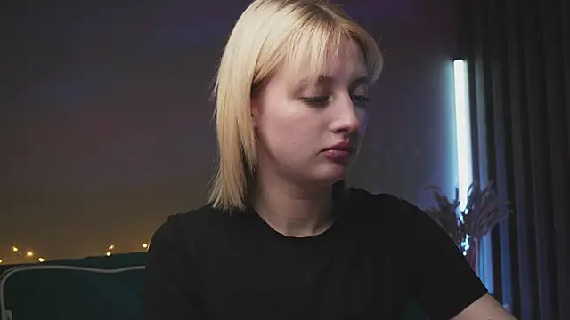 Snapshot of milasmiu chatting on 02-18-25, 04:05 milasmiu online show from 02-18-25, 04:05