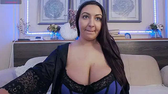 Snapshot of BustyEva_ chatting on 03-19-25, 10:33 BustyEva online show from 03-19-25, 10:33