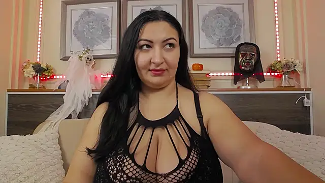 Snapshot of BustyEva_ chatting on 10-31-25, 04:46 BustyEva online show from 10-31-25, 04:46