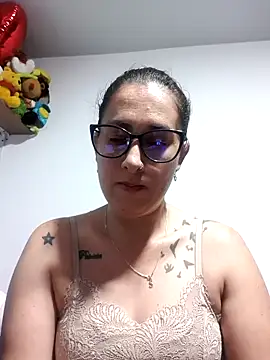 CHARLOTTE 1711 online show from 10-31-25, 04:24