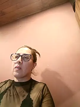 Snapshot of CHARLOTTE_1711 chatting on 05-08-26, 03:12 CHARLOTTE 1711 online show from 05-08-26, 03:12