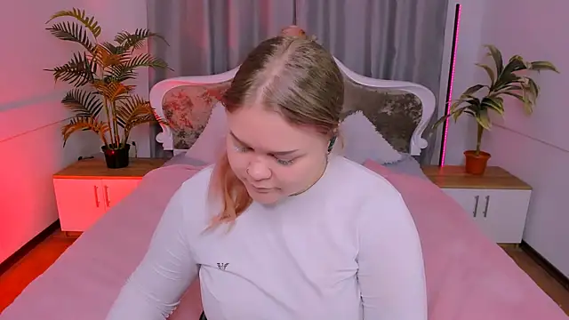 Erica  Alta online show from 12-05-25, 06:33