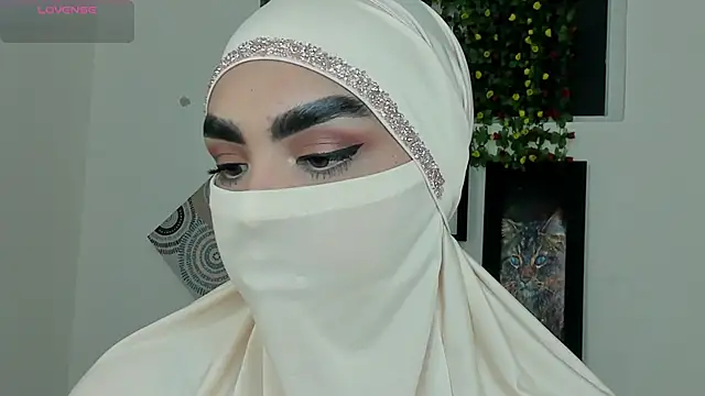 Maissa Alabi online show from 11-22-25, 06:40