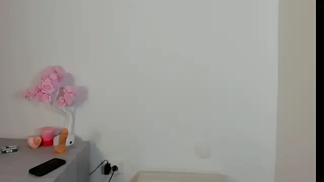 Snapshot of ShadowSweety chatting on 06-11-26, 05:44 ShadowSweety online show from 06-11-26, 05:44