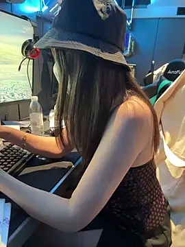 Snapshot of anan2025 chatting on 11-18-25, 02:54 anan2025 online show from 11-18-25, 02:54