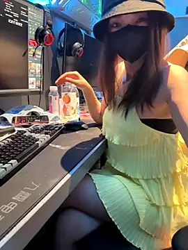 Snapshot of anan2025 chatting on 11-19-25, 01:00 anan2025 online show from 11-19-25, 01:00