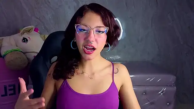 Snapshot of zoe_ch_ chatting on 06-27-26, 03:11 zoe ch online show from 06-27-26, 03:11