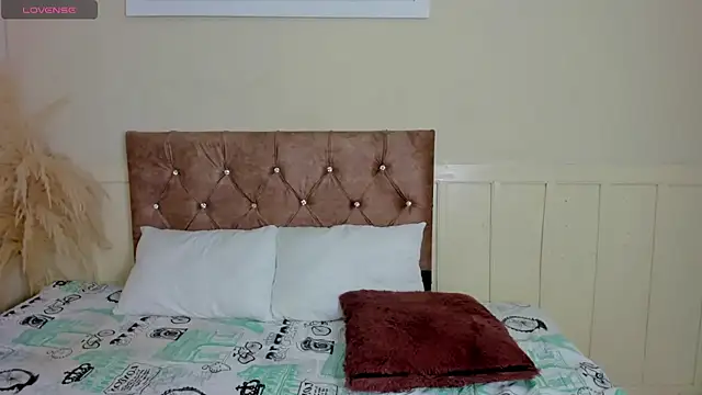 Natashawool1 online show from 02-12-25, 04:33