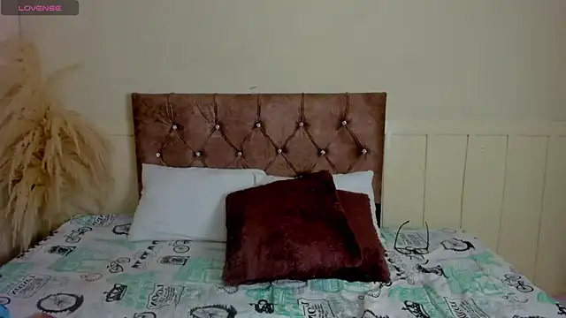 Natashawool1 online show from 02-19-25, 04:22