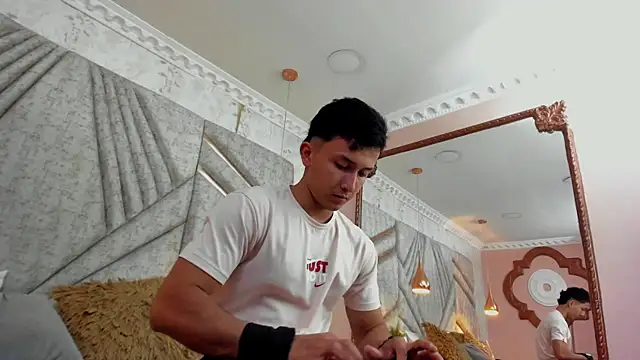 Snapshot of BrandonColee chatting on 01-20-25, 12:18 BrandonColee online show from 01-20-25, 12:18