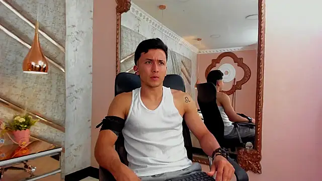 Snapshot of BrandonColee chatting on 01-20-25, 03:28 BrandonColee online show from 01-20-25, 03:28