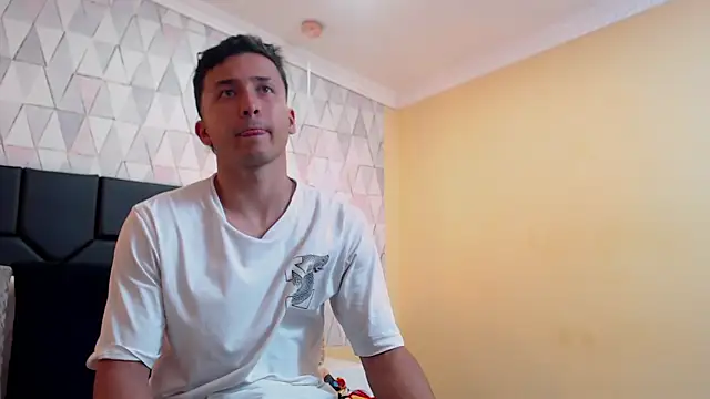 Snapshot of BrandonColee chatting on 01-21-25, 12:29 BrandonColee online show from 01-21-25, 12:29