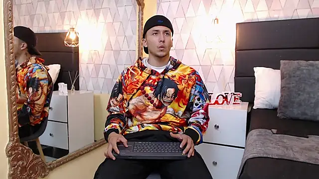 Snapshot of BrandonColee chatting on 02-07-25, 12:39 BrandonColee online show from 02-07-25, 12:39