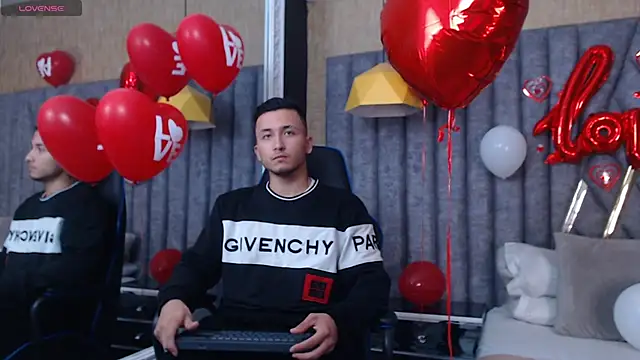 Snapshot of BrandonColee chatting on 02-15-25, 12:33 BrandonColee online show from 02-15-25, 12:33