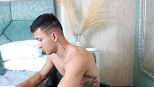 Snapshot of BrandonColee chatting on 02-22-25, 12:08 BrandonColee online show from 02-22-25, 12:08