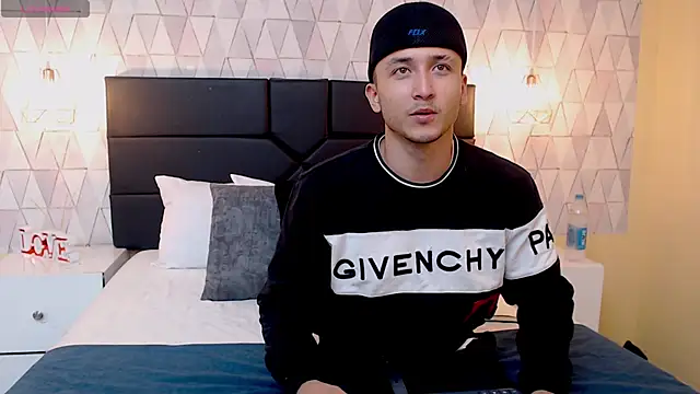 Snapshot of BrandonColee chatting on 02-26-25, 12:25 BrandonColee online show from 02-26-25, 12:25