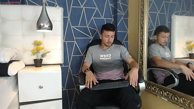 Snapshot of BrandonColee chatting on 03-15-25, 12:45 BrandonColee online show from 03-15-25, 12:45