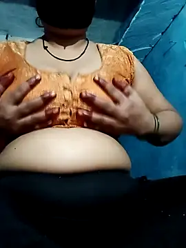 Snapshot of Haseena_Baby chatting on 02-02-25, 12:51 Haseena Baby online show from 02-02-25, 12:51