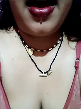 Snapshot of Haseena_Baby chatting on 03-18-25, 01:20 Haseena Baby online show from 03-18-25, 01:20