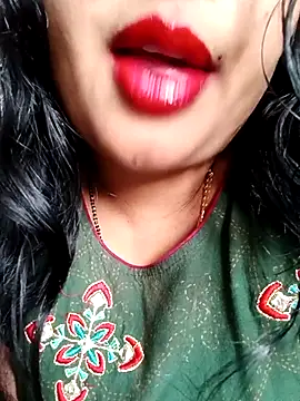 Snapshot of Haseena_Baby chatting on 11-13-25, 07:18 Haseena Baby online show from 11-13-25, 07:18