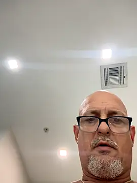 carlospingalinda online show from 11-19-25, 02:22