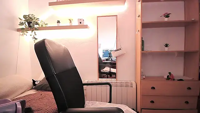 SabrinaSpell  online show from 04-11-26, 05:39