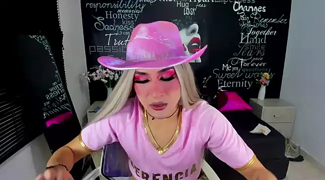 Snapshot of Georgina_Giio chatting on 01-14-25, 05:08 Georgina Giio online show from 01-14-25, 05:08
