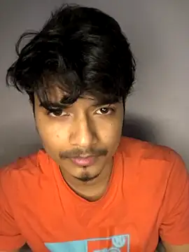 Snapshot of kaif_220 chatting on 10-20-25, 04:07 kaif 220 online show from 10-20-25, 04:07