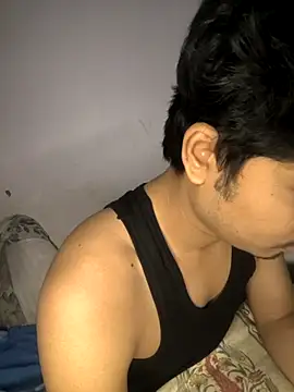 Snapshot of kaif_220 chatting on 11-18-25, 05:28 kaif 220 online show from 11-18-25, 05:28