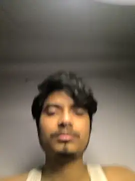 Snapshot of kaif_220 chatting on 12-15-25, 06:12 kaif 220 online show from 12-15-25, 06:12