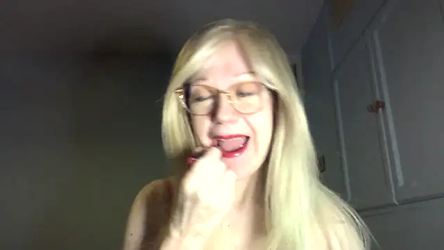 Snapshot of petina chatting on 11-19-25, 07:19 petina online show from 11-19-25, 07:19