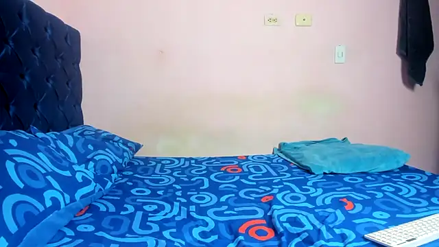 Latinos 2001 online show from 02-05-26, 02:33